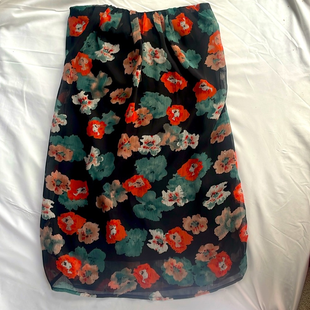 Floral skirt - Picture 1 of 8